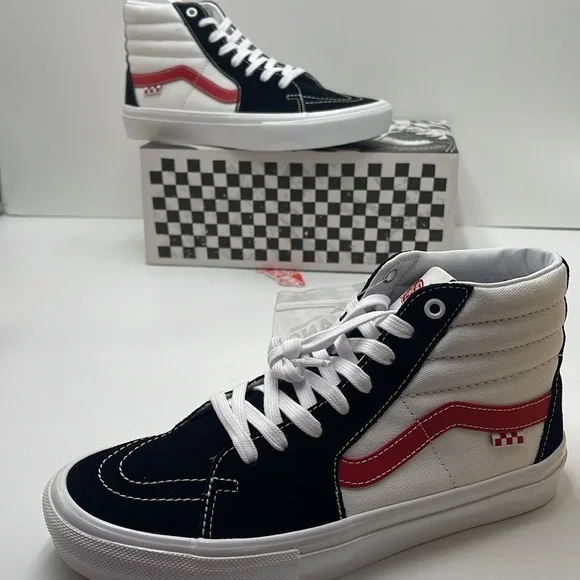 Vans WMNS Skate Sk8-Hi
Athletic Black/Red
VN0A5FCC458 Sneakers - Picture 16 of 16